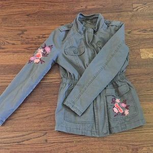 JouJou coat with exquisite embroidery